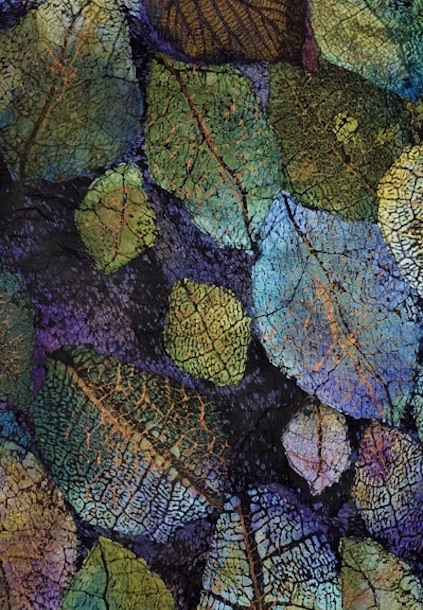 hojas azules textiles entre pintura y escultura Lesley Richmond imagenes y arte