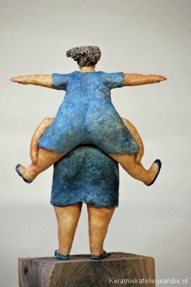 Jeanne Te Dorsthorst 12 figura femenina en cerámica Imágenes y Arte
