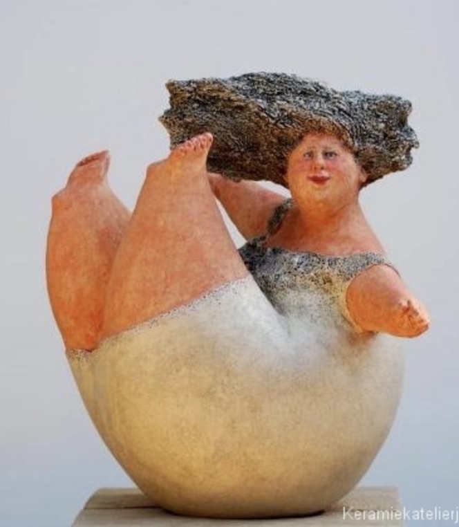 Jeanne Te Dorsthorst 18 figura femenina en cerámica Imágenes y Arte