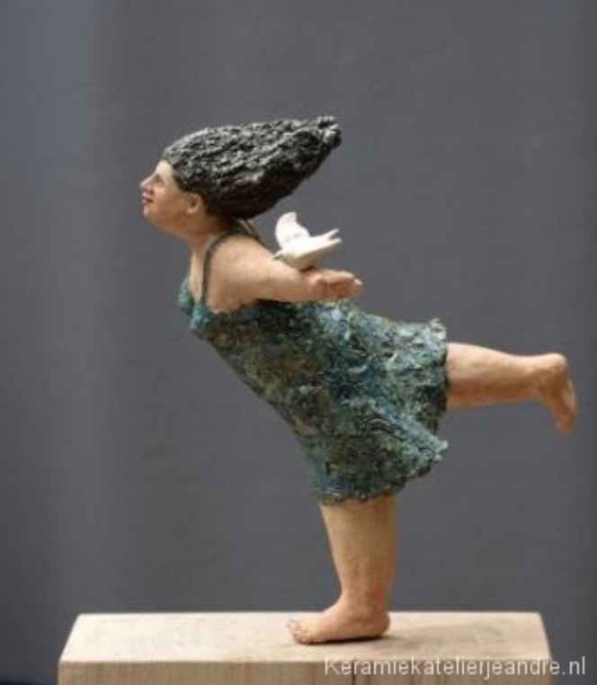 Jeanne Te Dorsthorst 2 figura femenina en cerámica Imágenes y Arte